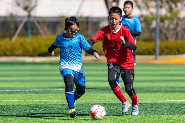 法国队官方媒体恭喜姆巴佩入选FIFPRO年度最佳